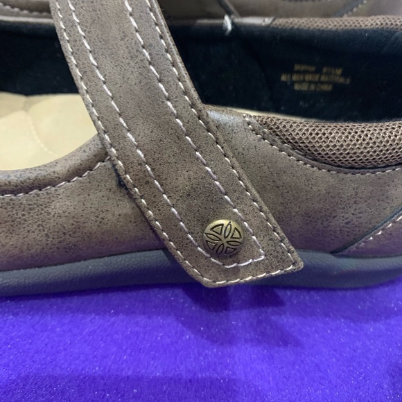 Brand new shoes size 9.5 without tag - Picture 8 of 10